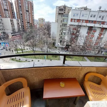 Center Chic, Urban Apartment